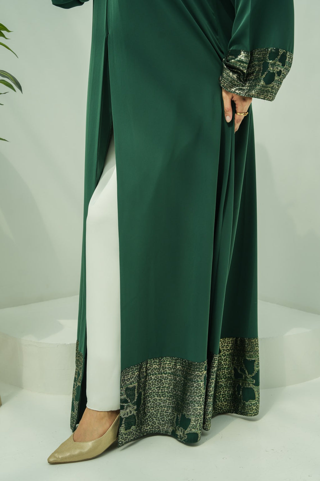 Emerald Luxe Jacquard Abaya