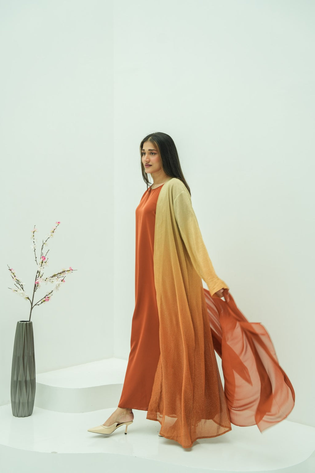 Amber Glow Abaya